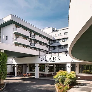 4* מלון Quark